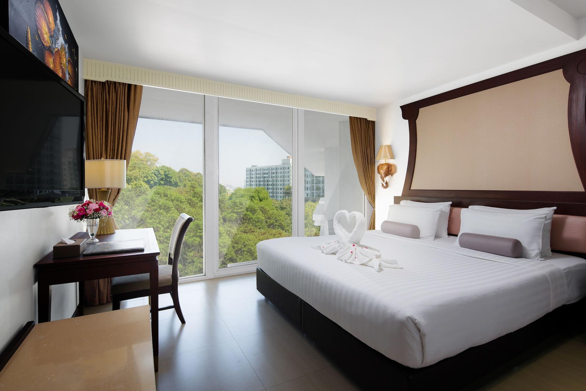 Aiyara Grand Hotel Pattaya Exterior foto